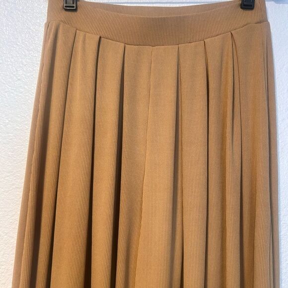 Privy tan wide leg pants NWOT - Picture 2 of 4